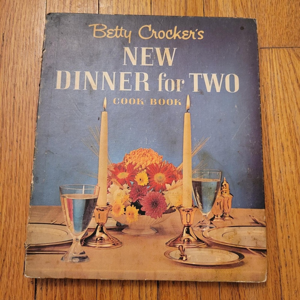 Betty Crocker New Dinner for Two Cook Book 1st Ed Vintage Recipes 1964 Gift